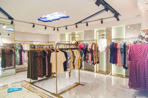 薅羊毛啦！商品城高檔服裝店大甩貨，千元服飾僅售50元